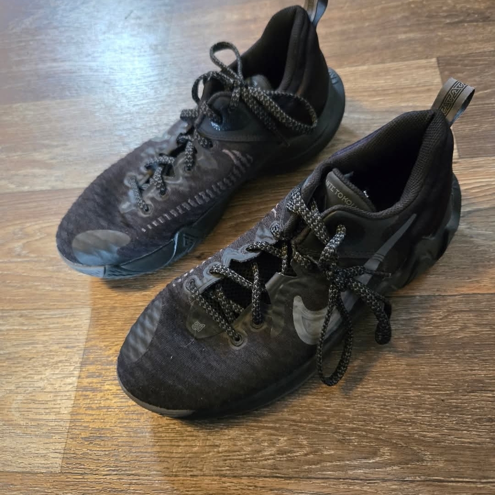 Nike Youth Black Athletic Shoes